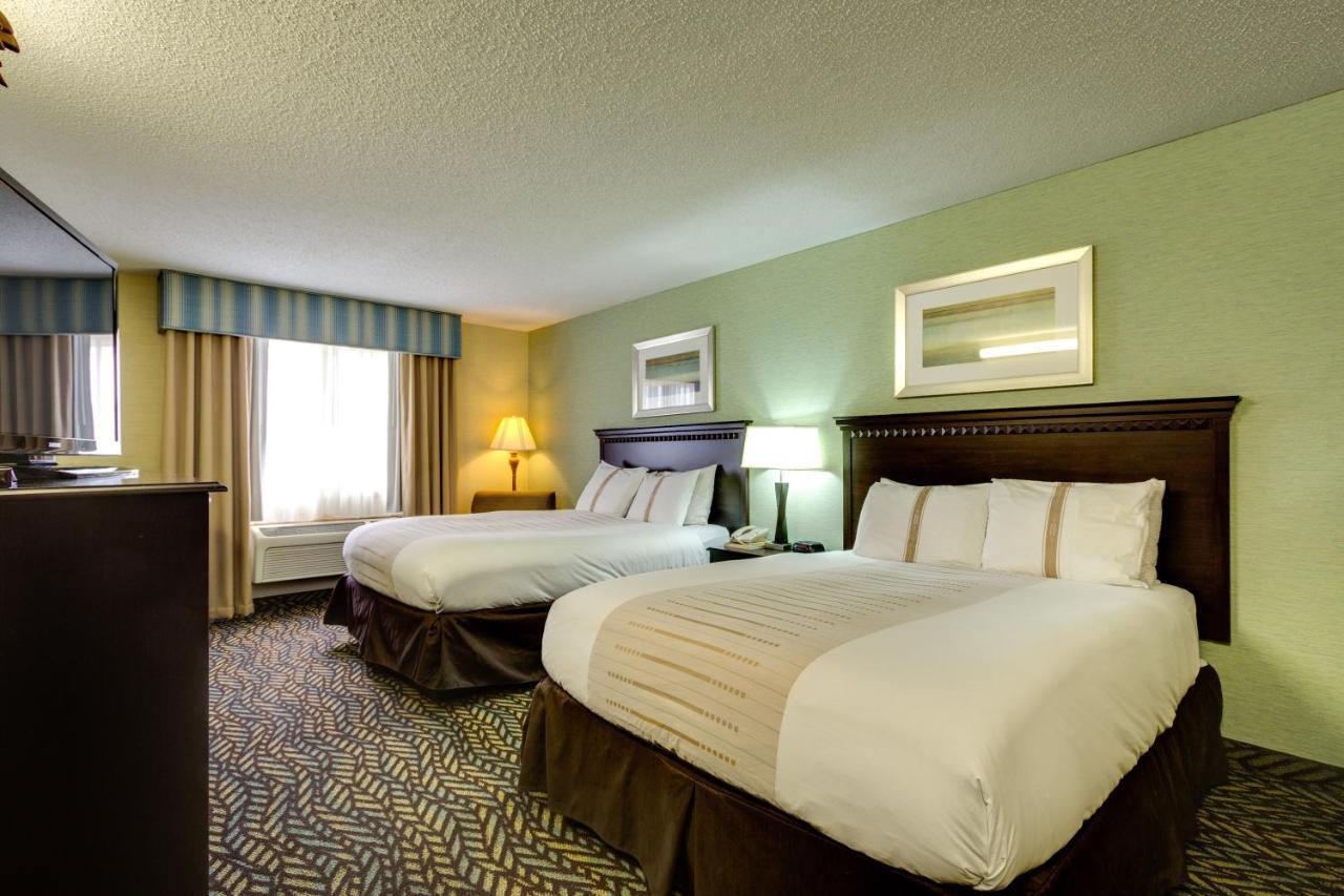 Fireside Inn And Suites Devils Lake Exterior photo
